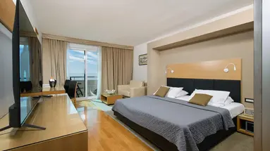 Hotel San Antonio, Podstrana