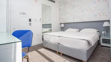 Hotel San Antonio, Podstrana