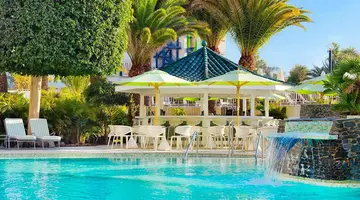 Hotel Seaside Sandy Beach