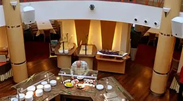 Hotel Senator