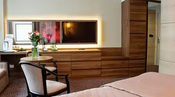 Hotel Senator