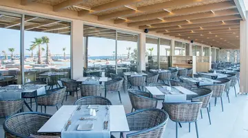 Hotel Senseana Sea Side Resort & Aquadve