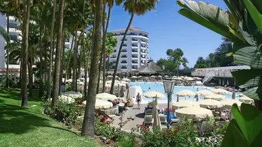 Hotel Servatur Waikiki