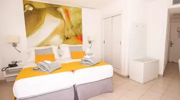 Hotel Servatur Waikiki