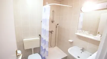 HOTEL SLAVEN***