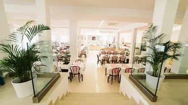 HOTEL SLAVEN***