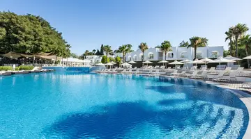 Hotel So NIce Beach Resort