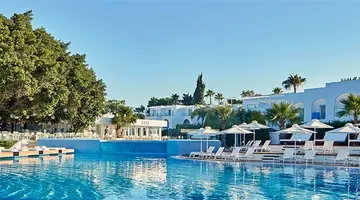 Hotel So NIce Beach Resort