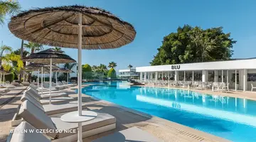 Hotel So White Beach Resort
