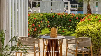 Hotel So White Beach Resort