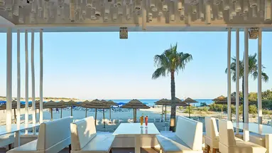 Hotel So White Beach Resort