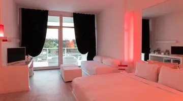 HOTEL SU