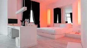 HOTEL SU