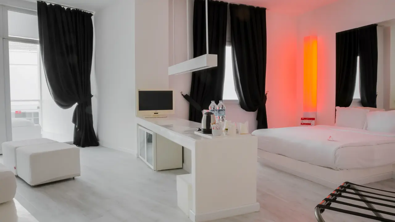 HOTEL SU