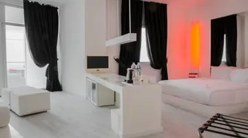 HOTEL SU