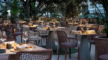 Hotel Sumratin