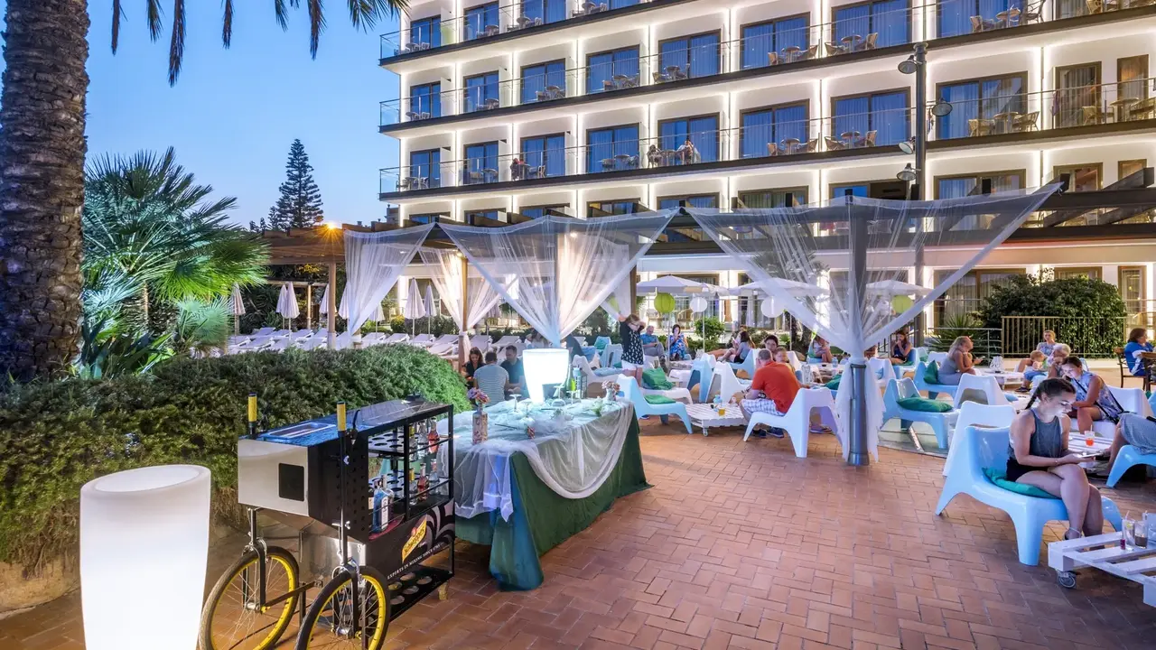 HOTEL SUMUS STELLA & SPA - PINEDA DE MAR (Adults Recommended)