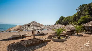 Hotel Sunrise Village Beach