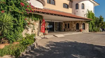 Hotel Sunrise Village Beach