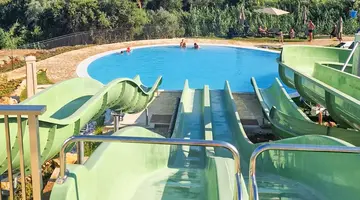 Hotel Sunrise Village Beach
