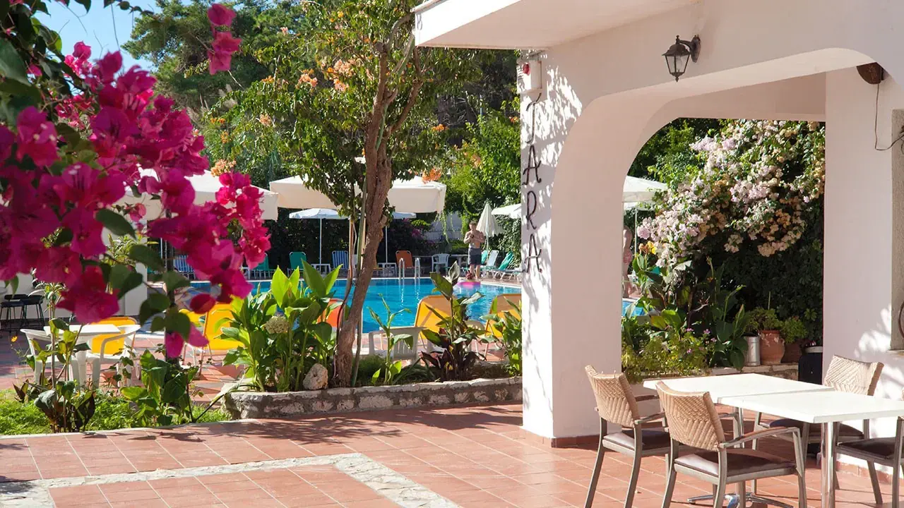 Hotel Tara Beach