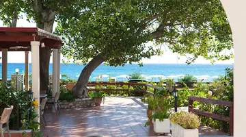 Hotel Tara Beach