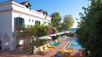 Hotel Tara Beach