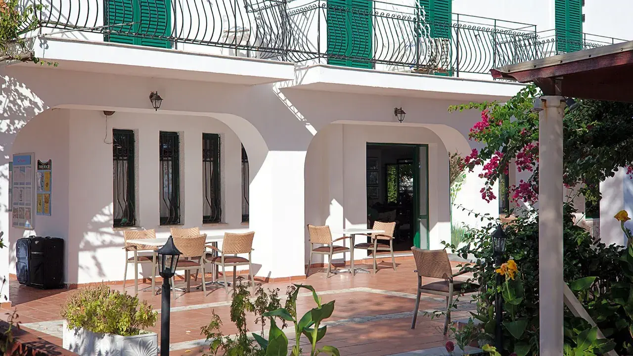 Hotel Tara Beach