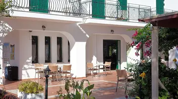 Hotel Tara Beach