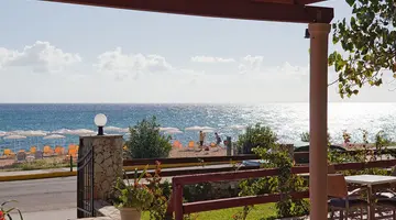Hotel Tara Beach