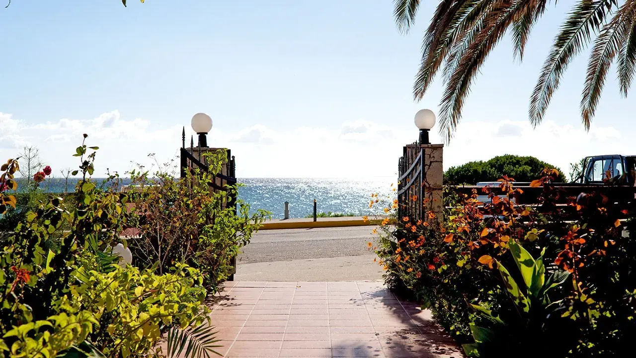 Hotel Tara Beach