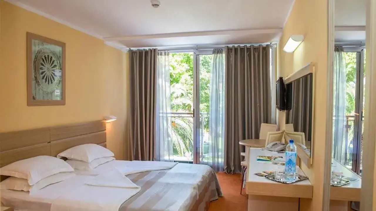 Hotel Tara