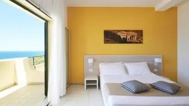 HOTEL TERRASINI