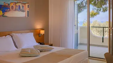 HOTEL TERRASINI