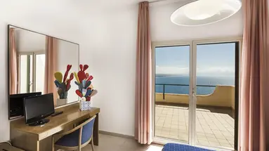 HOTEL TERRASINI
