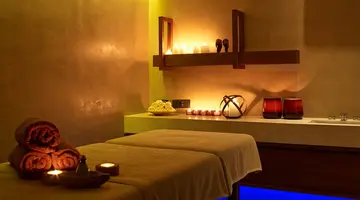 Hotel The Ixian Grand & All Suites