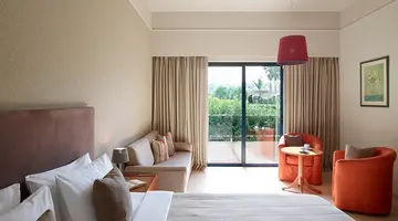 Hotel The Ixian Grand & All Suites