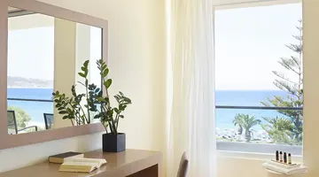 Hotel The Ixian Grand & All Suites