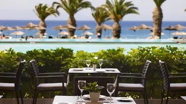 Hotel The Ixian Grand & All Suites
