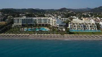 Hotel The Ixian Grand & All Suites