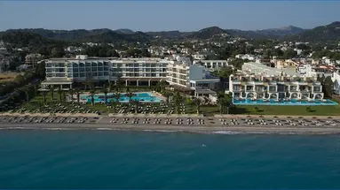 Hotel The Ixian Grand & All Suites