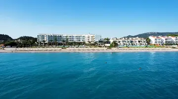 Hotel The Ixian Grand & All Suites