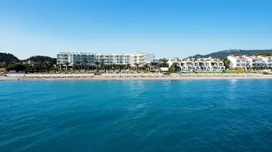 Hotel The Ixian Grand & All Suites