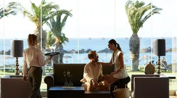 Hotel The Ixian Grand & All Suites