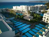 Hotel The Ixian Grand & All Suites