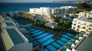 Hotel The Ixian Grand & All Suites