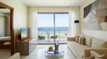 Hotel The Ixian Grand & All Suites