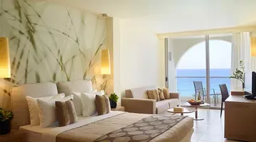 Hotel The Ixian Grand & All Suites