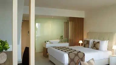 Hotel The Ixian Grand & All Suites