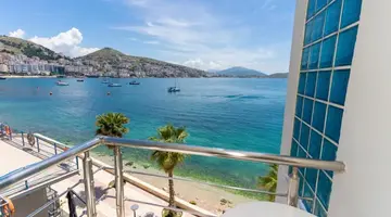 Hotel Titania